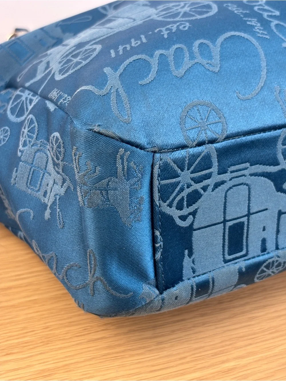 Y2K-era vintage Coach Gallery Horse & Carriage Tote Bag Teal Color